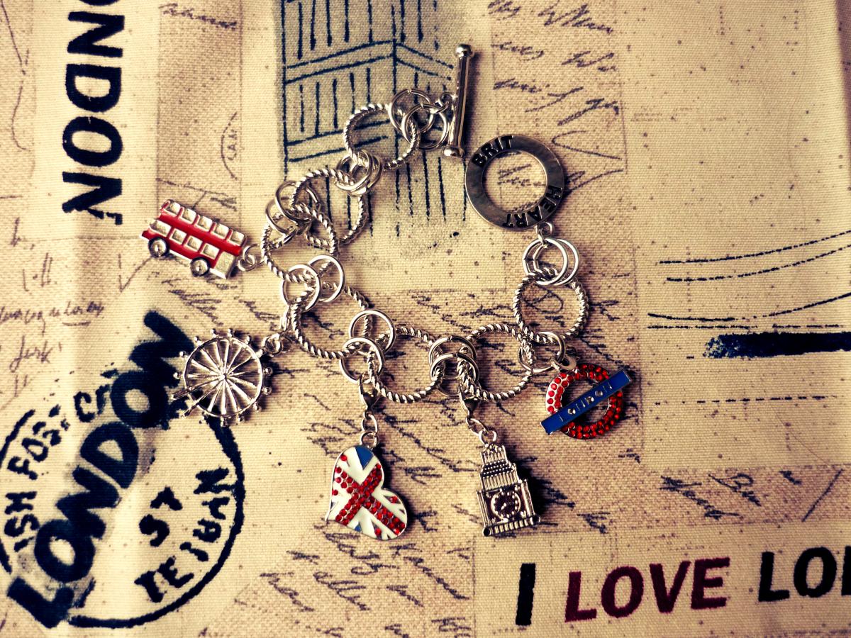 London Charm Bracelet on Luulla